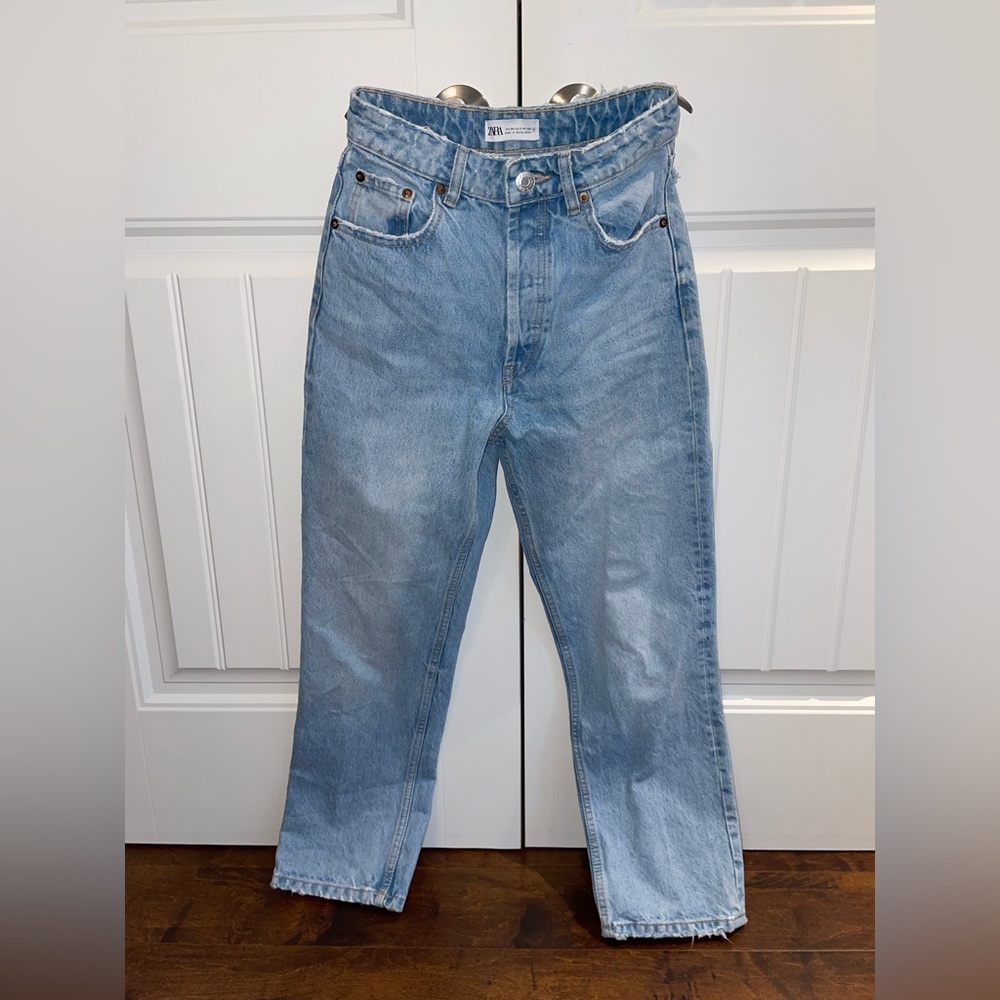 Zara Straight Leg Jeans - Picture 1 of 3